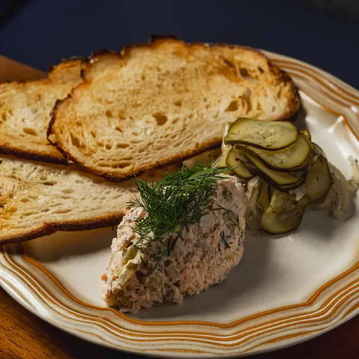 Smoked salmon forshmak with pickles